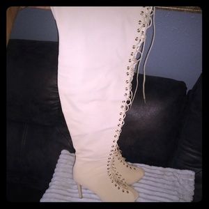 Thigh high Heels inside zipper